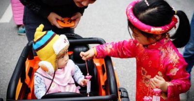 Xúc động hình ảnh đặc biệt giữa lòng thủ đô những ngày cuối năm