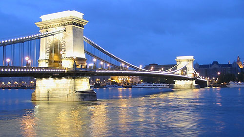 Danube xanh về đêm lung linh