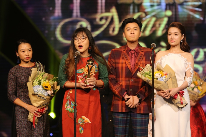 Sau màn cầu hôn Nhã Phương,Trường Giang 'ẵm' nhiều giải lớn