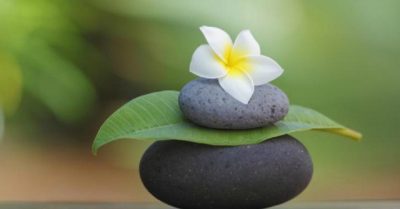 Rồi có lúc sẽ trở về với cát bụi, đến trắng tay đi mang được những gì?