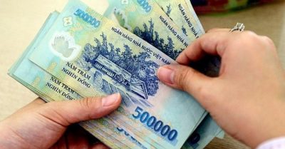 Báo lãi kỷ lục, ngân hàng hứa thưởng Tết 7 tháng lương