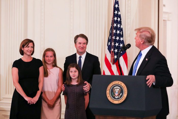 Tổng thống Donald Trump đề cử luật sư Brett Kavanaugh là ứng cử viên cho vị trí thẩm phán Tòa án tối cao, sự kiện diễn ra tại Nhà Trắng vào ngày 9 tháng 7 năm 2018. (Ảnh: Samira Bouaou / Đại Kỷ Nguyên tiếng Anh)