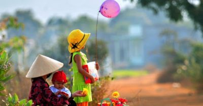 Bâng khuâng chiều cuối năm: Bao nhiêu năm theo dòng đời đua chen, thiếu quê hương ta biết trở về đâu?