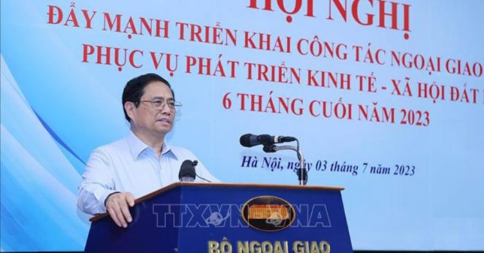 Thủ tướng Phạm Minh Chính phát biểu tại Hội nghị đẩy mạnh triển khai công tác ngoại giao kinh tế. (Ảnh: Dương Giang/TTXVN).