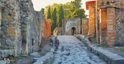 Xa hoa và mê loạn cùng cực, thành cổ Pompeii tức khắc bị hủy diệt