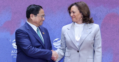 Thủ tướng Việt Nam Phạm Minh Chính gặp Phó tổng thống Mỹ