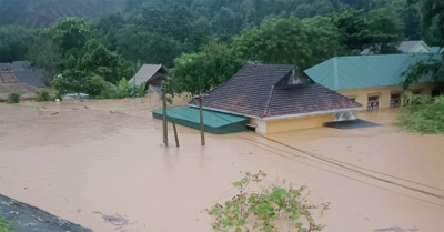 Mưa lớn, nhiều tỉnh miền Trung thiệt hại