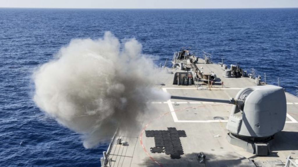 Chiến hạm Mỹ bắn hạ máy bay không người lái của Houthis trong nỗ lực tấn công các tàu ở Biển Đỏ