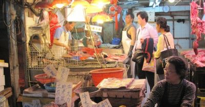 Cổ phiếu A lao dốc, nhà đầu tư Trung Quốc xin Mỹ cứu giúp