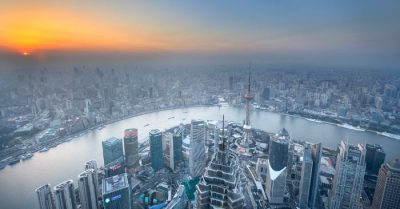 Nhà đầu tư chứng khoán Trung Quốc cầu xin Anh, Mỹ tấn công đất nước và Uỷ ban Chứng khoán