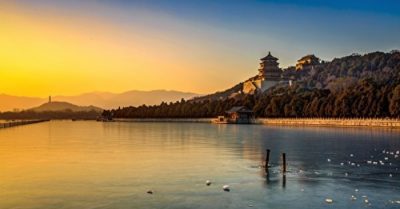 Đứa con mới qua đời thác mộng cha, kể về ba lần luân hồi chuyển thế