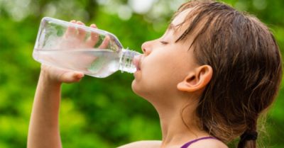 Mùa hè nóng bức cần bảo vệ sức khỏe, tránh 7 phương pháp giải nhiệt sai lầm