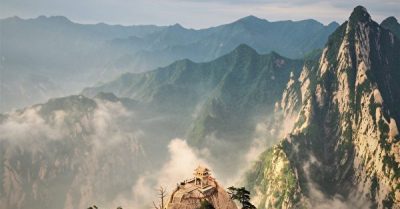 Ngô hiếu tử lao mình xuống vách đá thế mạng cha già ốm, thần tích xuất hiện