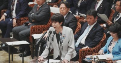 Mặc cho chiến lang ĐCSTQ gầm rống, Thủ tướng Nhật Bản nhận được mưa lời khen từ cả đảng đối lập