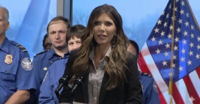 Bộ trưởng Noem: Hoa Kỳ sẽ trục xuất người tị nạn đang chờ duyệt