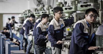 Thanh niên 25 tuổi qua đời nghi do kiệt sức, công ty cho ‘thôi việc’ ngay sau 2 giờ