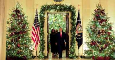 Tổng thống Trump ký sắc lệnh cho công chức nghỉ lễ 5 ngày liên tiếp