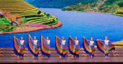 Váy màu tung bay: Âm hưởng điệu múa dân tộc Di từ vùng non nước Tây Nam